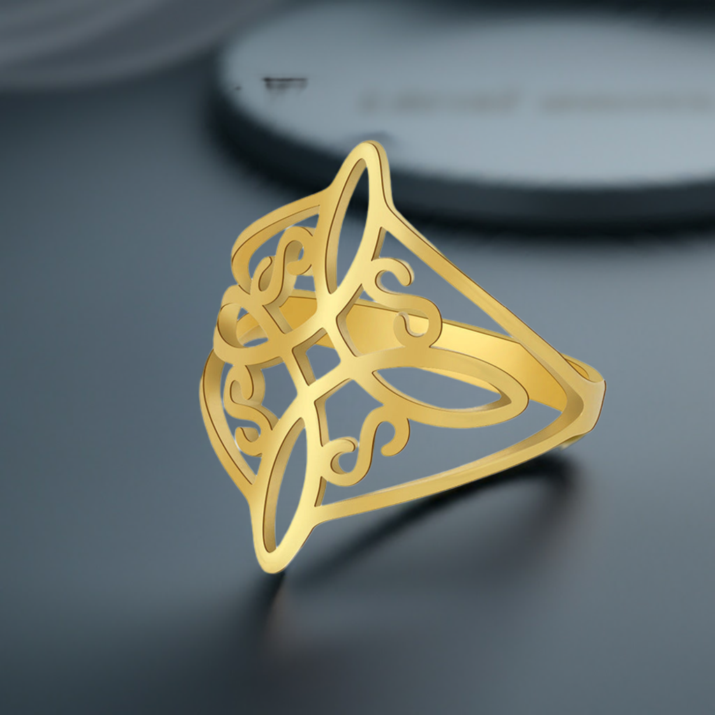 Anillo Nudo de Bruja en Acero Inoxidable