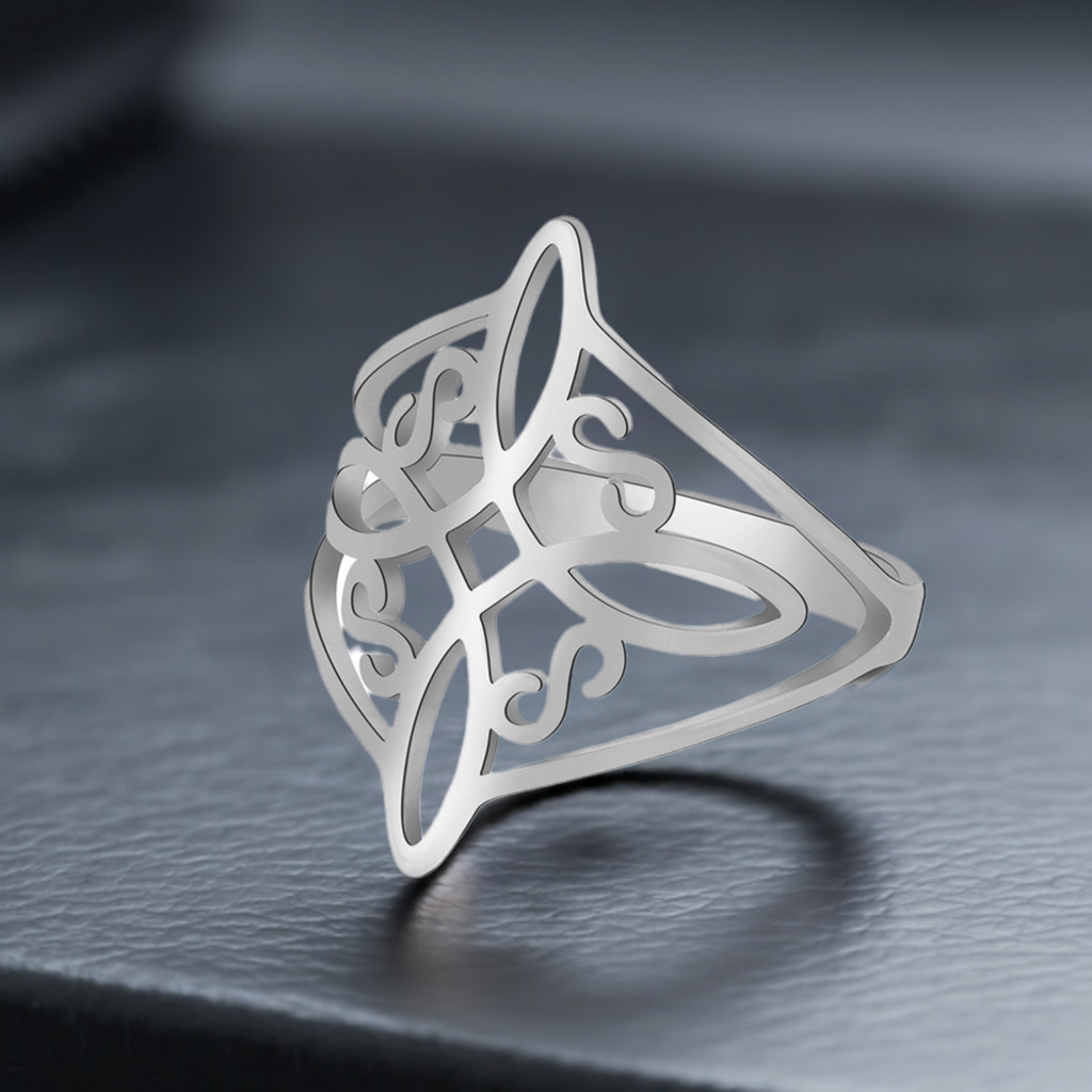 Anillo Nudo de Bruja en Acero Inoxidable