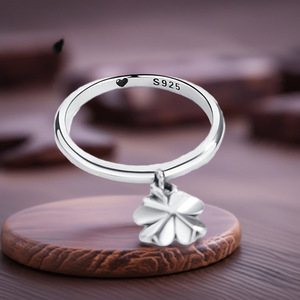 Anillo de Plata 925 en Forma de Flor