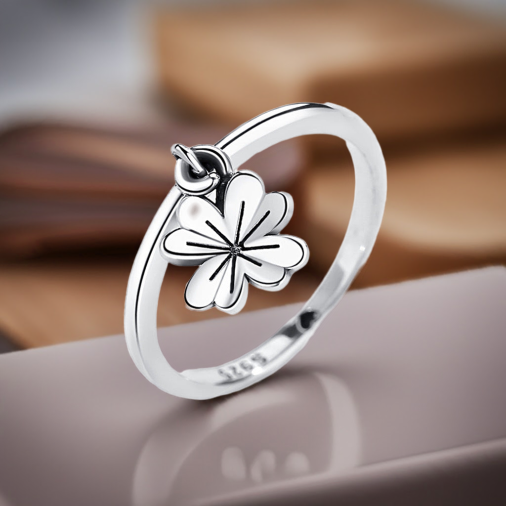 Anillo de Plata 925 en Forma de Flor