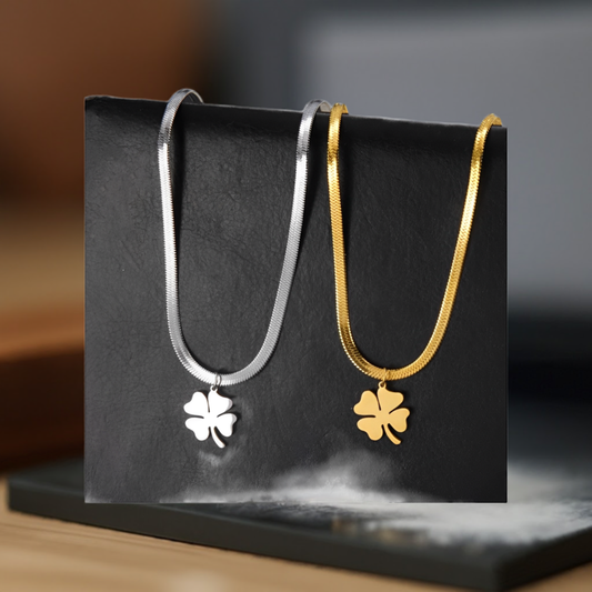 collar trébol de 4 hojas